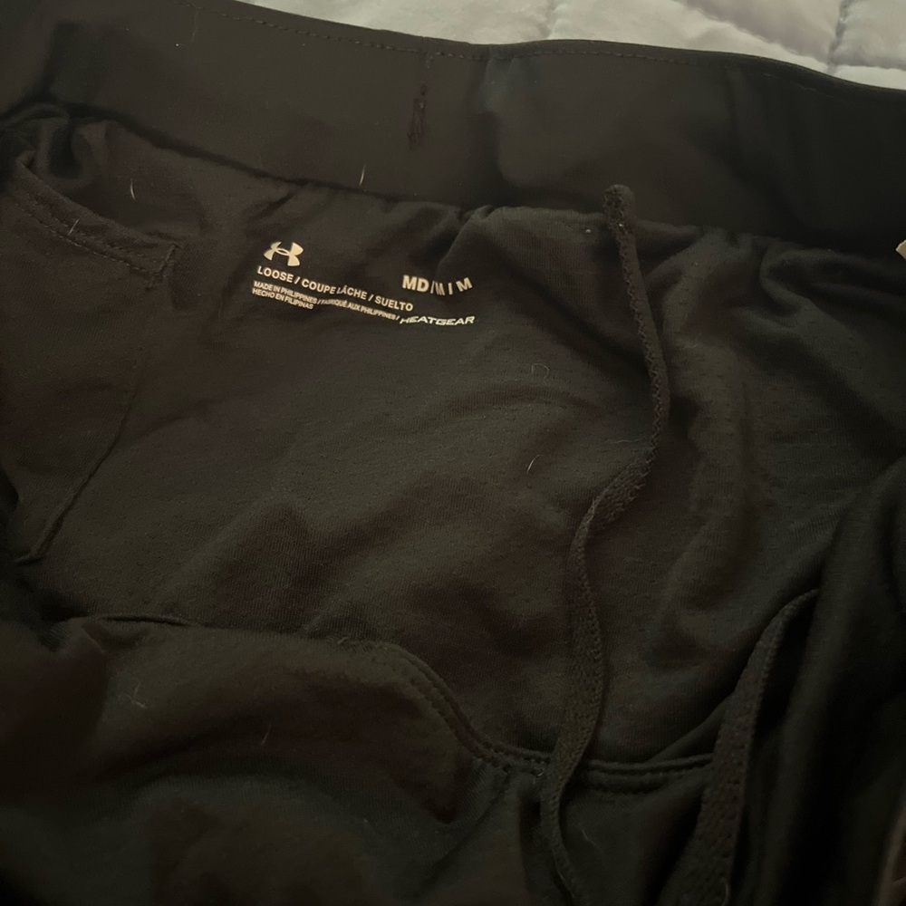 Under Armour Black and Navy Shorts Women’s Medium - Picture 5 of 5